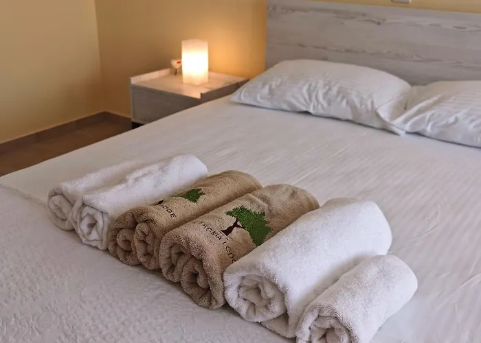 Sithonia Lodge