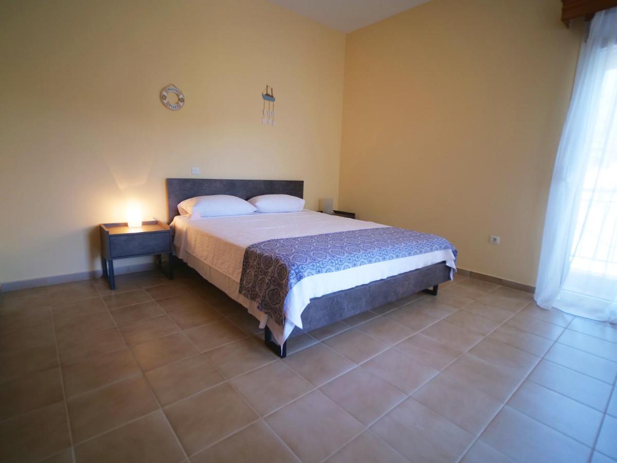 Sithonia Apartment